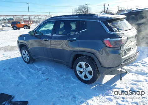2021 Jeep Compass Latitude 4X4 z USA, uszkodzony, nr VIN 3C4NJDBB4MT507551